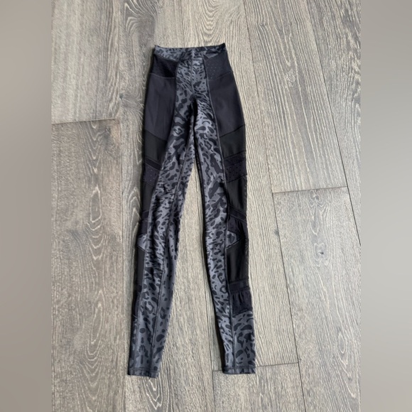 Lululemon Just Breathe Pant in Animal Swirl Deep Coal Light / Black - Picture 5 of 9